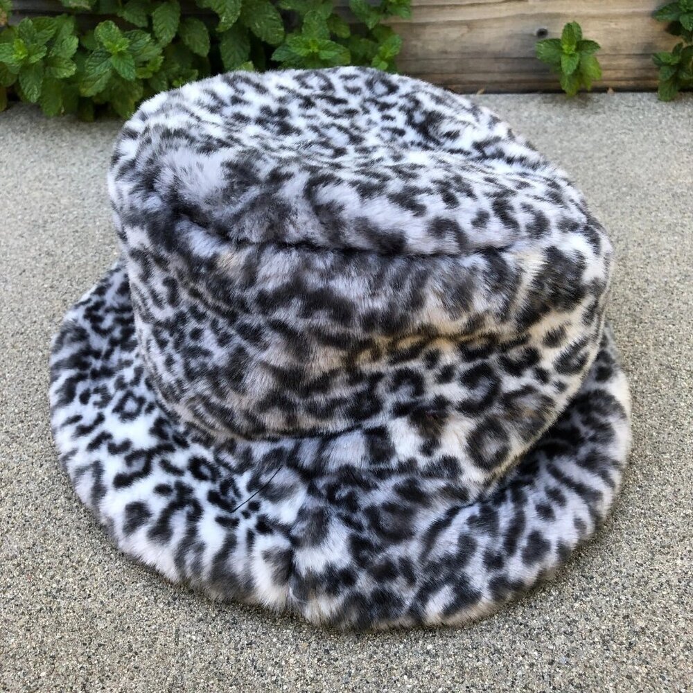 MIX IT Cheetah Fleece Bucket Hat Women's Fuzzy One Size Cap Black Grey​